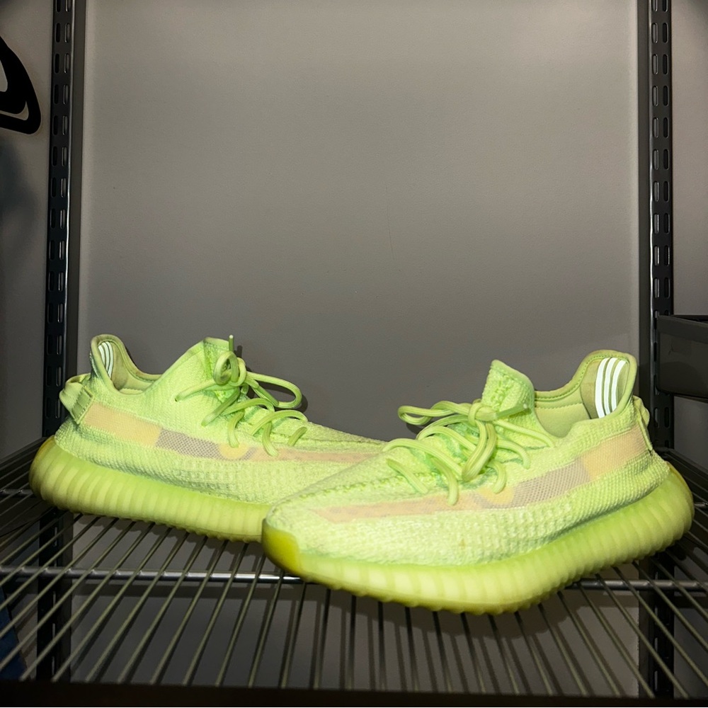 Yeezy 350 V2 Glow men’s 7 1/2